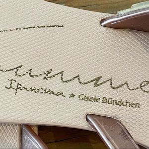 gisele flip flops ipanema